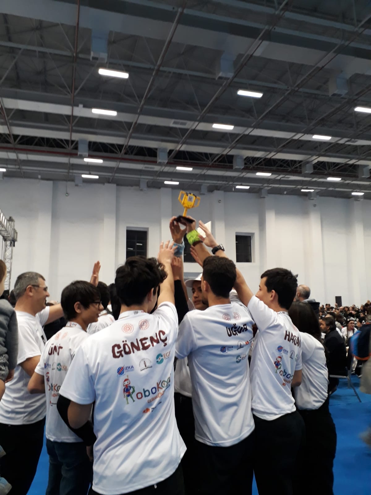 FIRST LEGO League oyun alanı, EV3 robotu ve Lego yapıları, Suphi Koyuncuoğlu Anadolu Lisesi