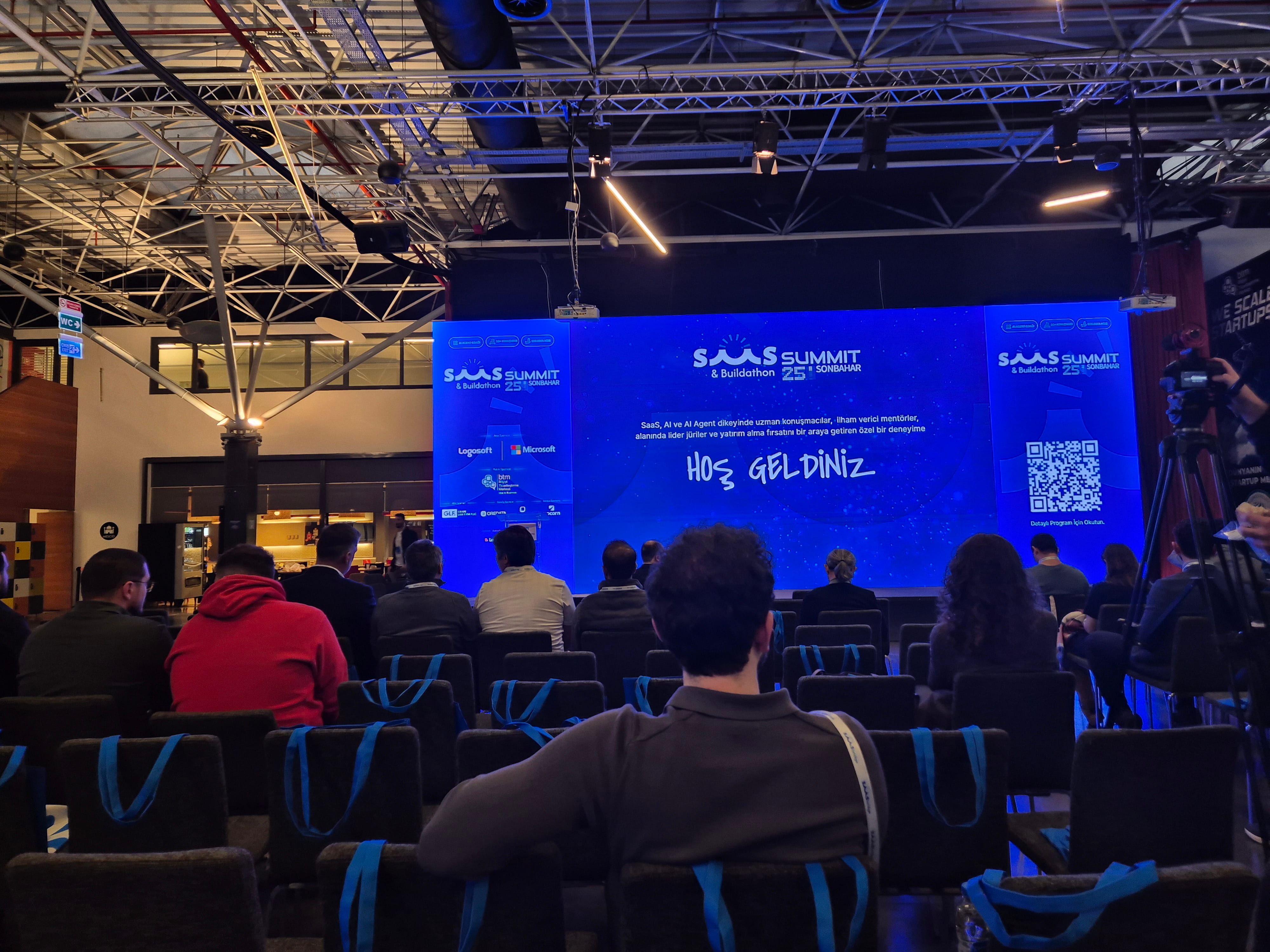 SaaS Summit & Buildathon 25 Autumn venue, audience and stage